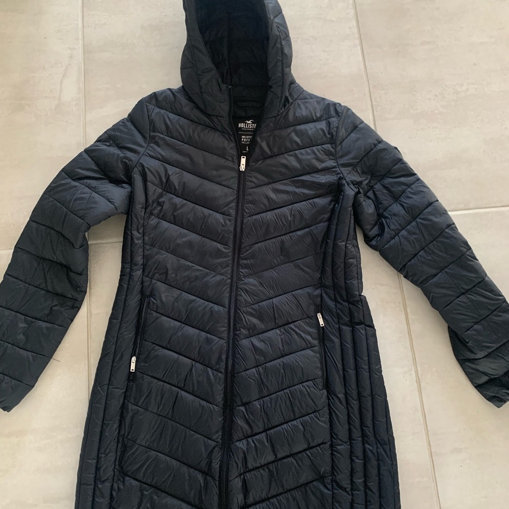 Hollister Black Quilted Puffer Coat with Hood